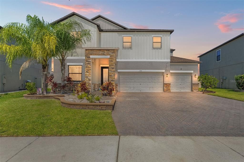 7999 LAGO MIST WAY WESLEY CHAPEL, FL 33545