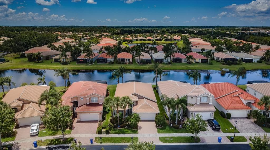 4918 SANDY BROOK CIRCLE WIMAUMA, FL 33598