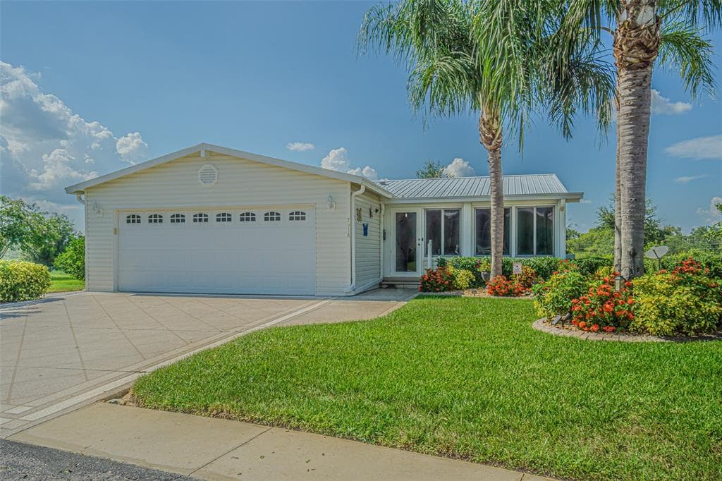 7918 KAY MARIE AVENUE ZEPHYRHILLS, FL 33541
