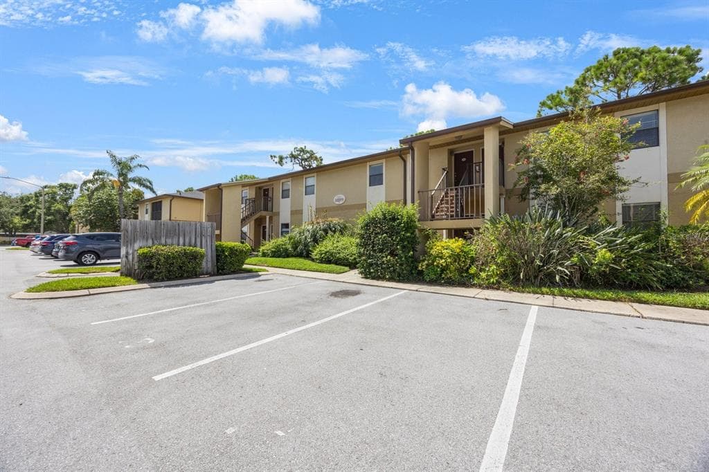 10199 SAILWINDS BOULEVARD S UNIT I-104 LARGO, FL 33773
