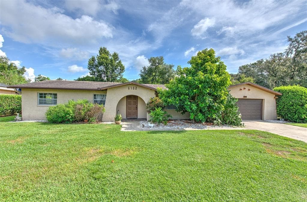 6102 LAWNWOOD PLACE DOVER, FL 33527