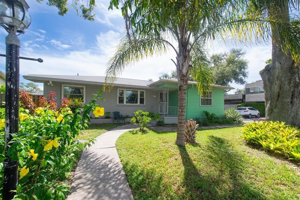 125 49TH STREET N ST PETERSBURG, FL 33710