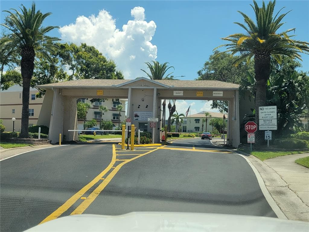 10032 65TH AVENUE N UNIT 19 ST PETERSBURG, FL 33708
