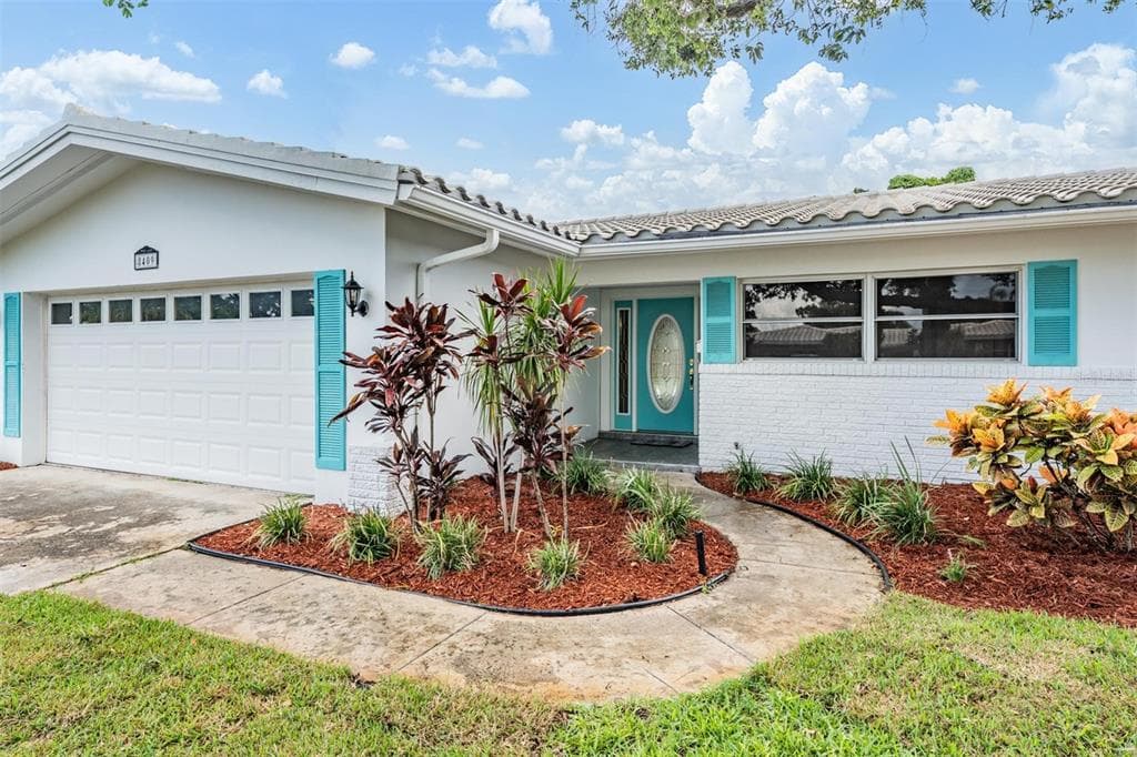 8409 BOULDER PLACE TAMPA, FL 33615