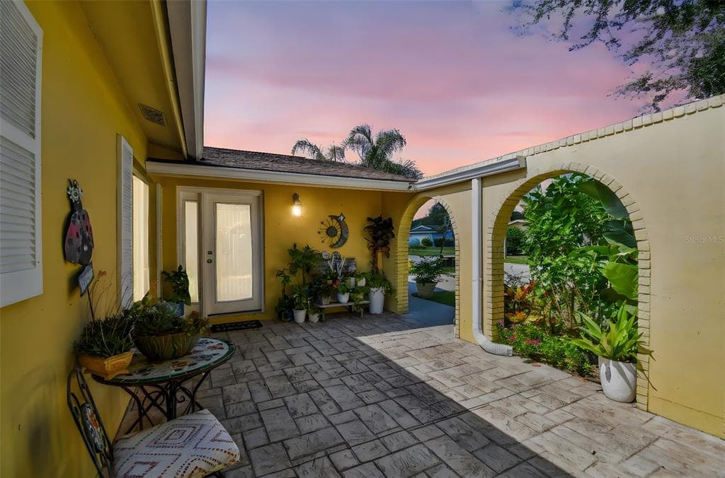 1437 COTTONWOOD TERRACE DUNEDIN, FL 34698