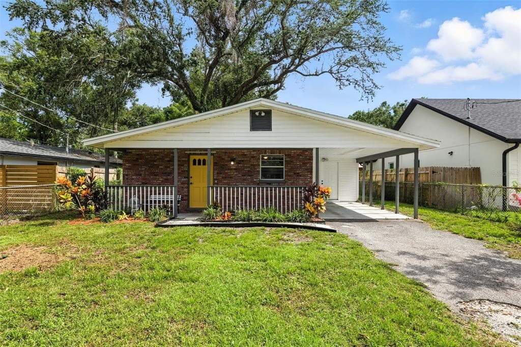 1805 E KNOLLWOOD STREET TAMPA, FL 33610