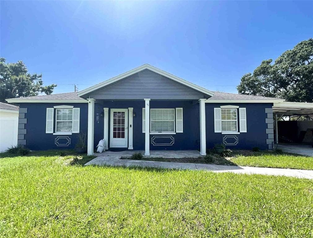 4902 HOLIDAY DRIVE TAMPA, FL 33615