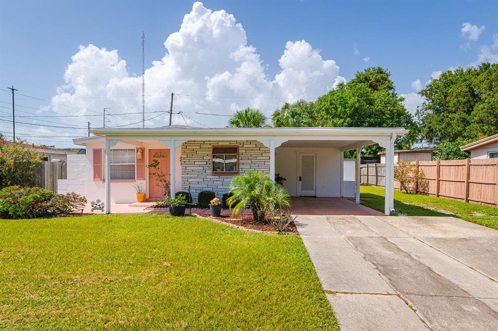 8855 78TH PLACE SEMINOLE, FL 33777