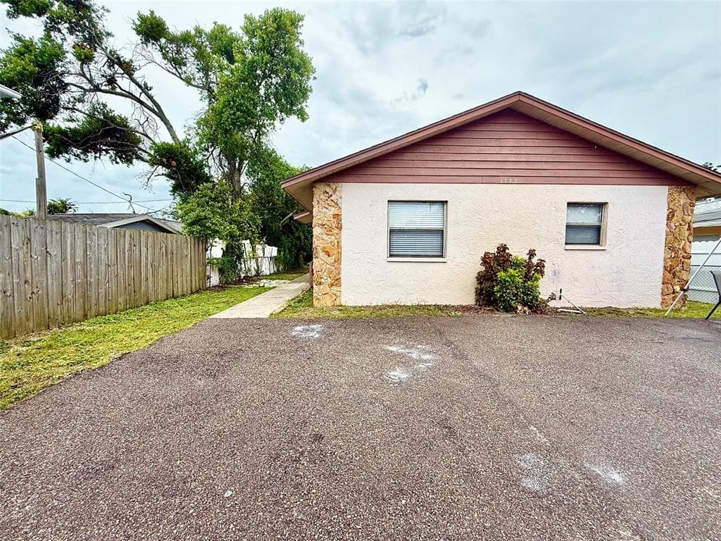 1772 FARRELL AVENUE UNIT B CLEARWATER, FL 33756