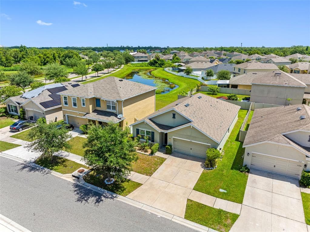 8106 BILSTON VILLAGE LANE GIBSONTON, FL 33534
