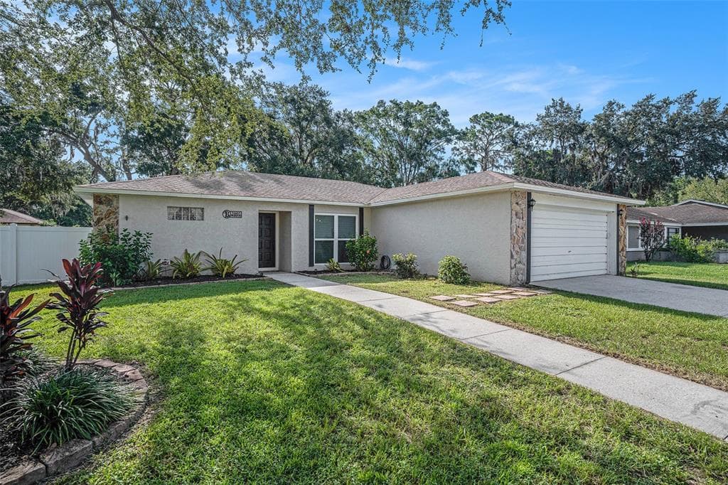 2005 SYCAMORE LANE PLANT CITY, FL 33563