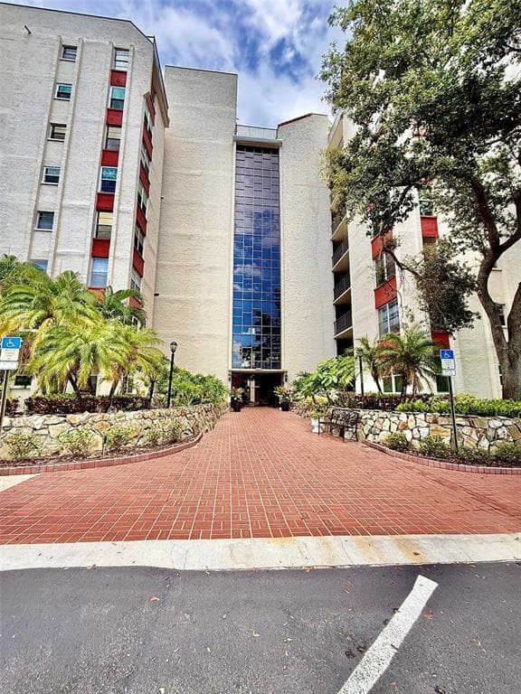 2699 SEVILLE BOULEVARD UNIT 306 CLEARWATER, FL 33764