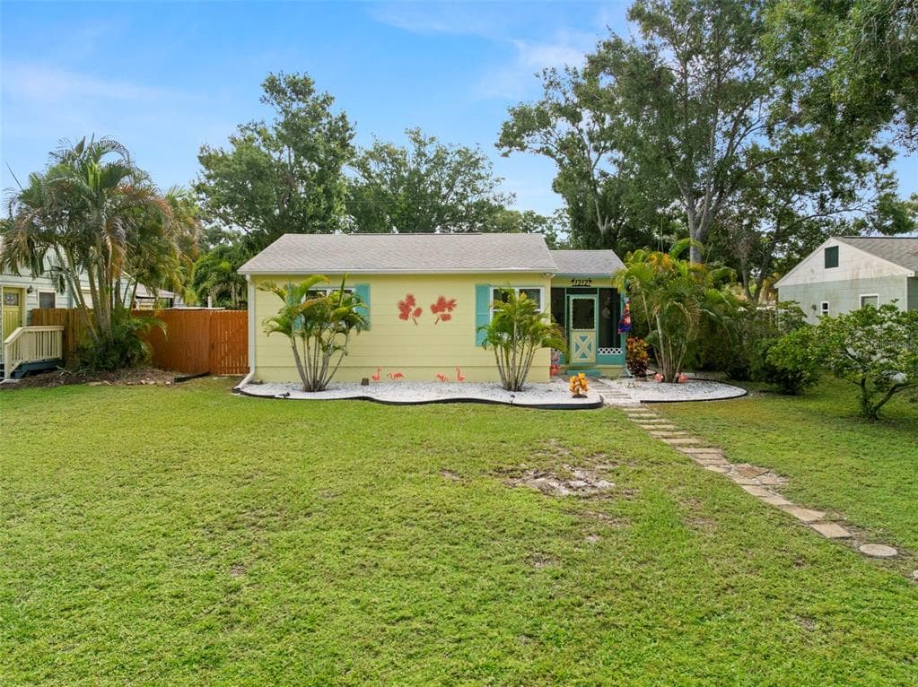 1212 HULL STREET S GULFPORT, FL 33707