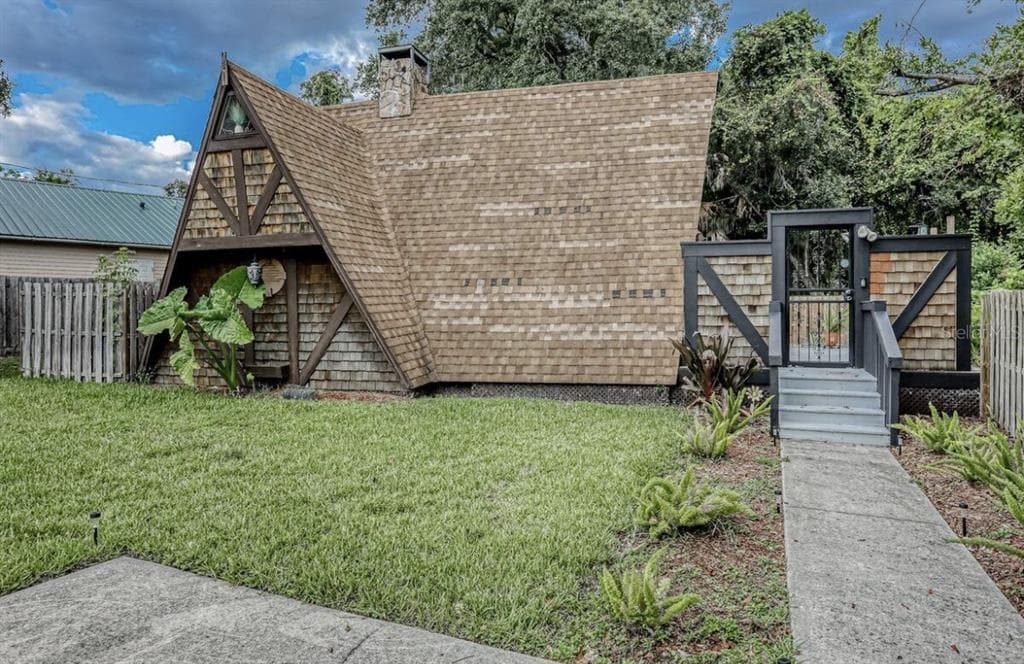 9607 N CONNECHUSETT ROAD TAMPA, FL 33617