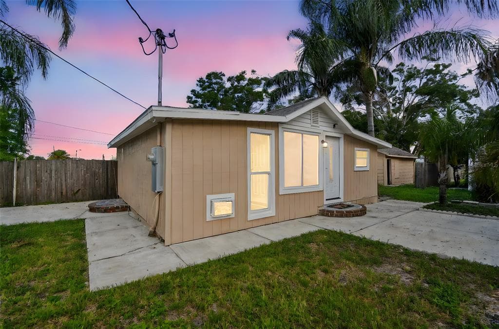 711 SMITH STREET CLEARWATER, FL 33756