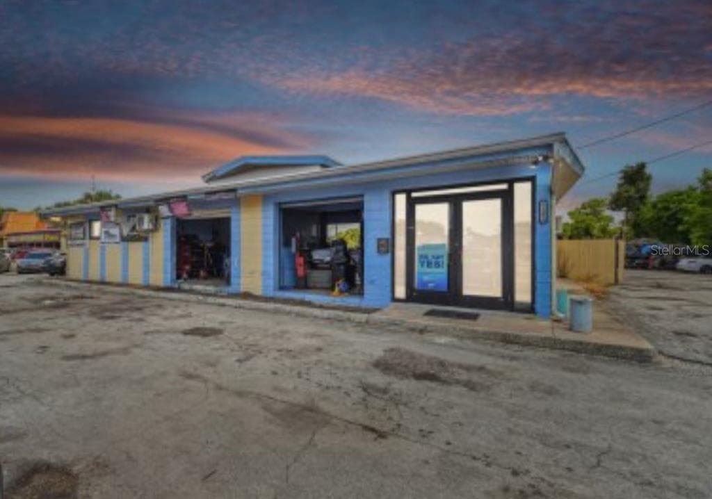 5201 66TH STREET N ST PETERSBURG, FL 33709