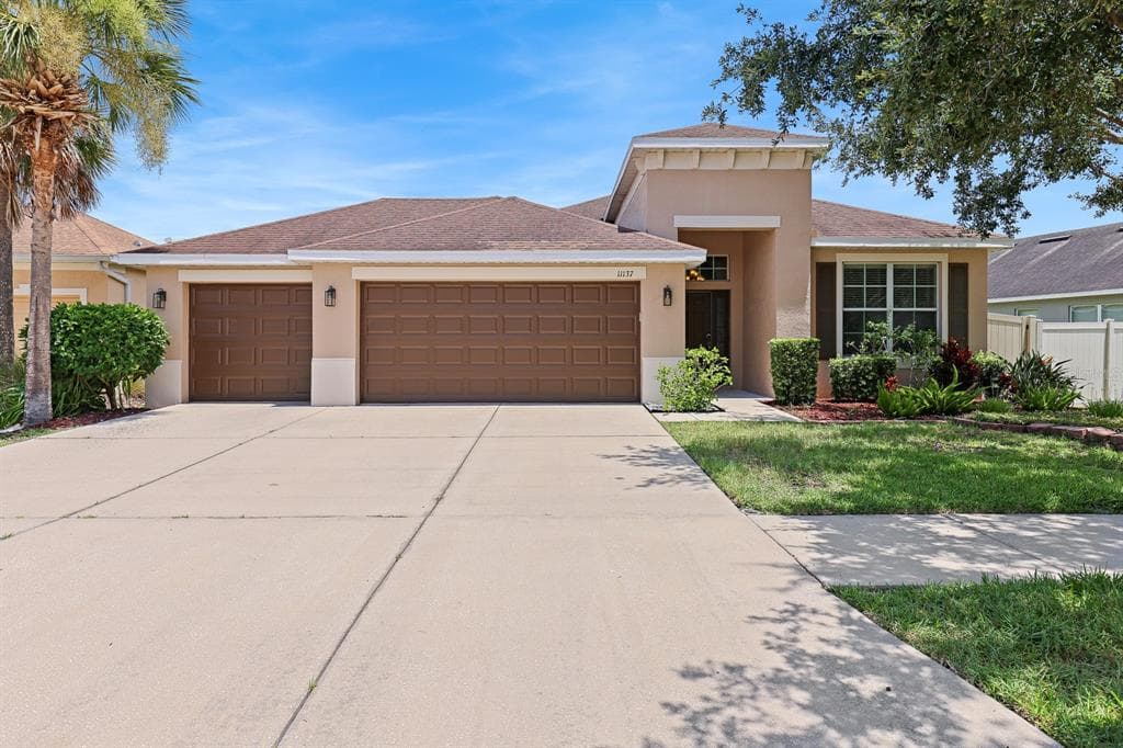 11137 WEMBLEY LANDING DRIVE LITHIA, FL 33547