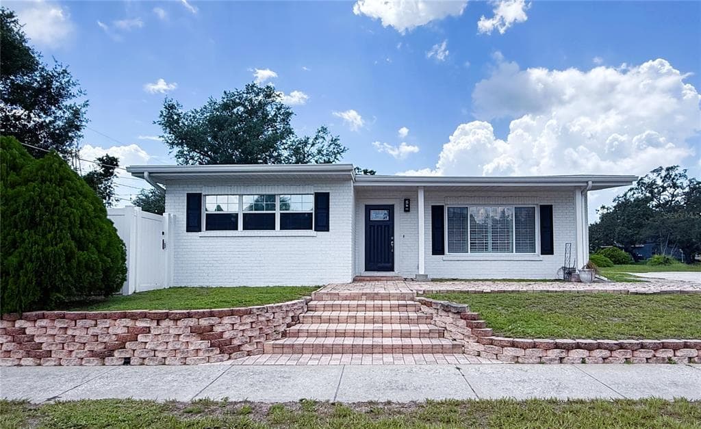 3902 W FIG STREET TAMPA, FL 33609