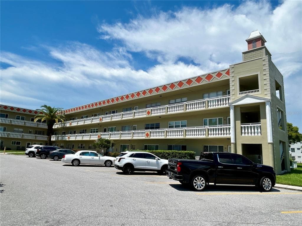 2426 ECUADORIAN WAY UNIT 58 CLEARWATER, FL 33763