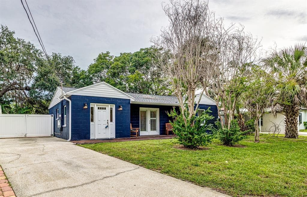 3002 W MEADOW STREET TAMPA, FL 33611