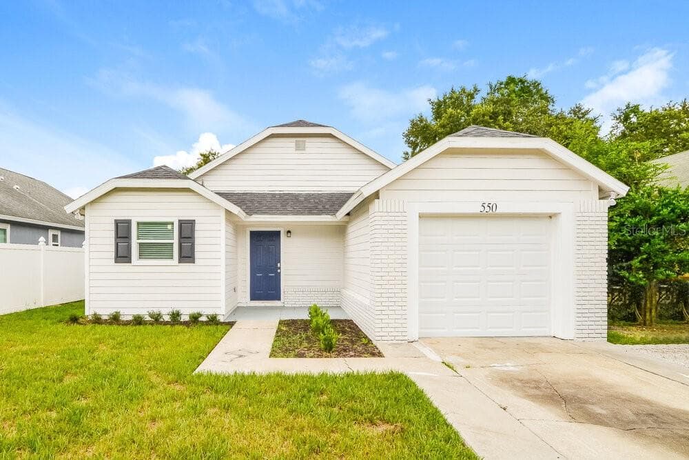 550 CONURE STREET APOPKA, FL 32712