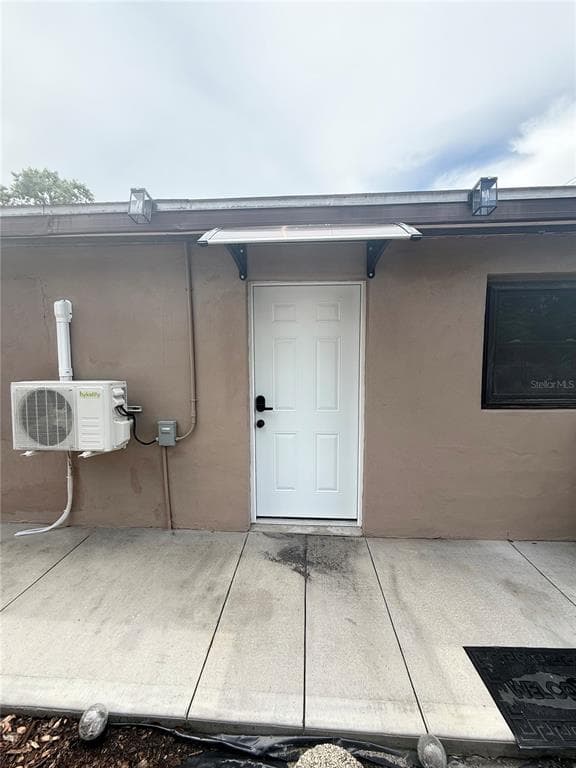 1502 DEAUVILLE DRIVE UNIT B TAMPA, FL 33619