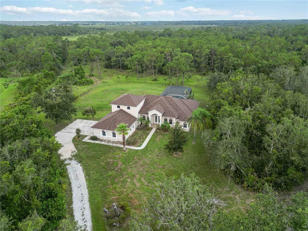 8204 HIGH OAKS TRAIL MYAKKA CITY, FL 34251