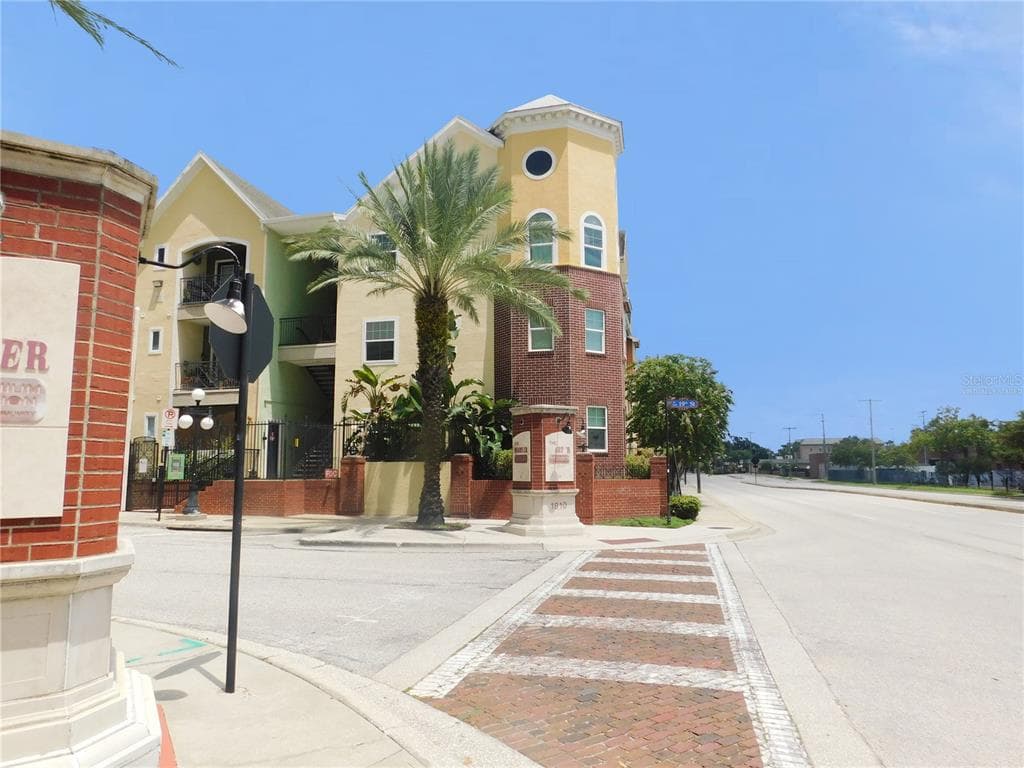 1910 E PALM AVENUE UNIT 12202 TAMPA, FL 33605