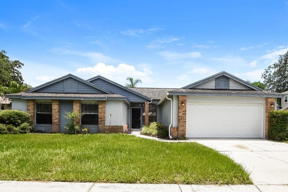 1214 LACEY OAK DRIVE APOPKA, FL 32703