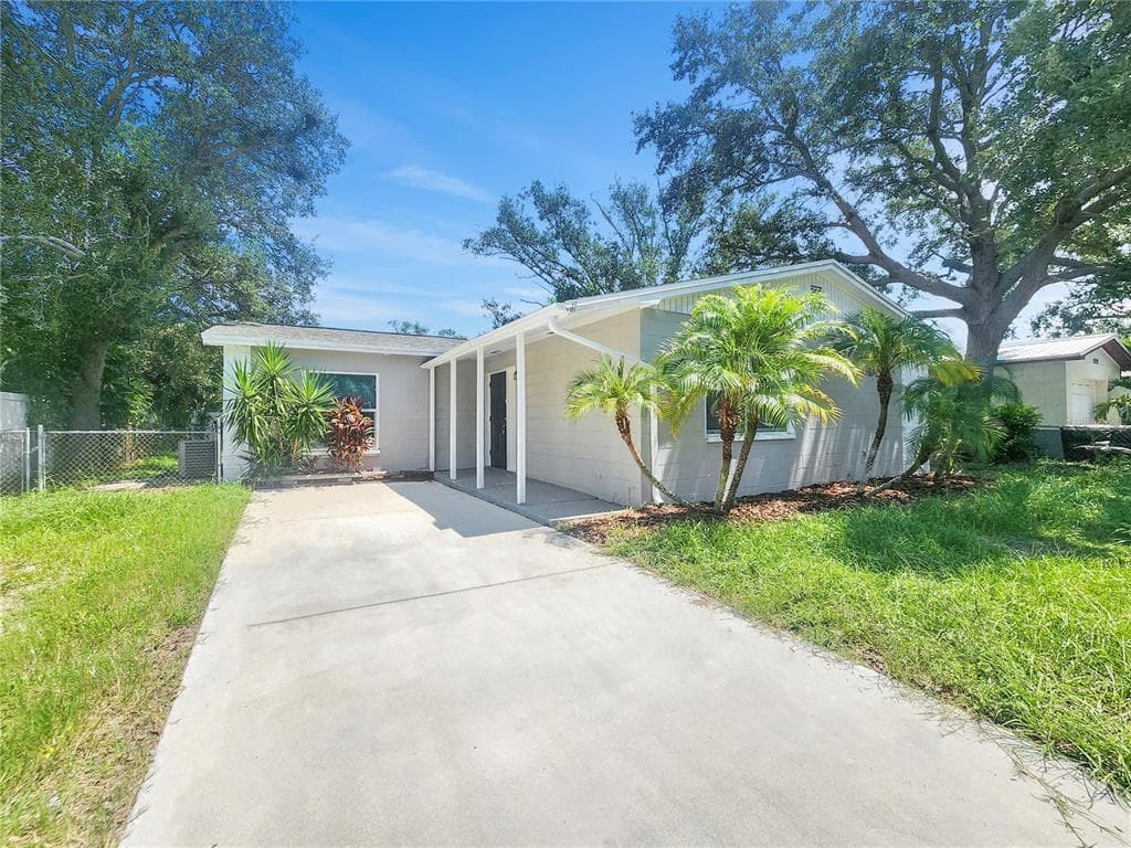 9043 109TH AVENUE SEMINOLE, FL 33777