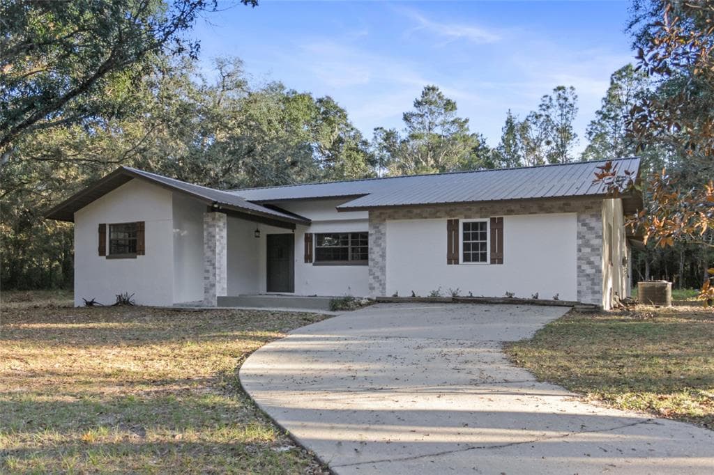 11790 E HIGHWAY 25 OCKLAWAHA, FL 32179