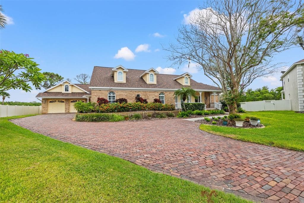8662 PELICAN COURT SEMINOLE, FL 33777