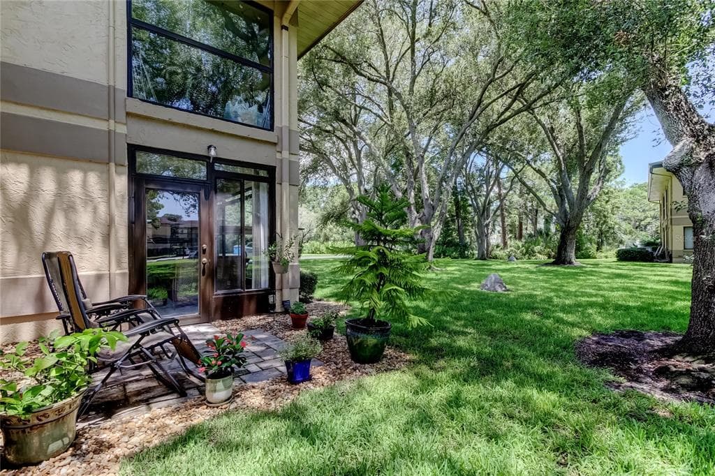 2667 SABAL SPRINGS CIRCLE UNIT 101 CLEARWATER, FL 33761
