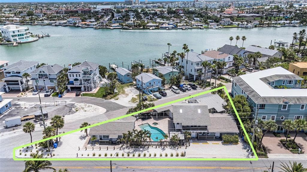 8425 W GULF BOULEVARD TREASURE ISLAND, FL 33706