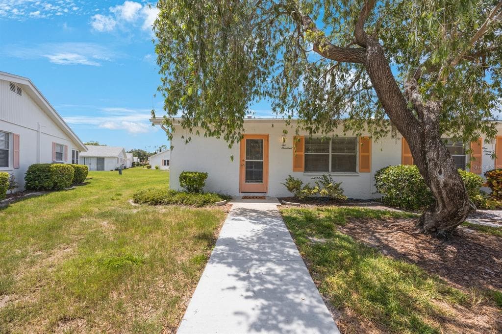 1902 ANDOVER STREET UNIT 200 SUN CITY CENTER, FL 33573