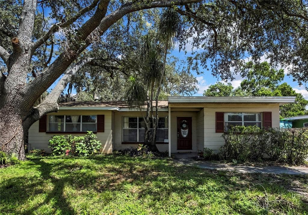 217 W BOUGAINVILLEA AVENUE