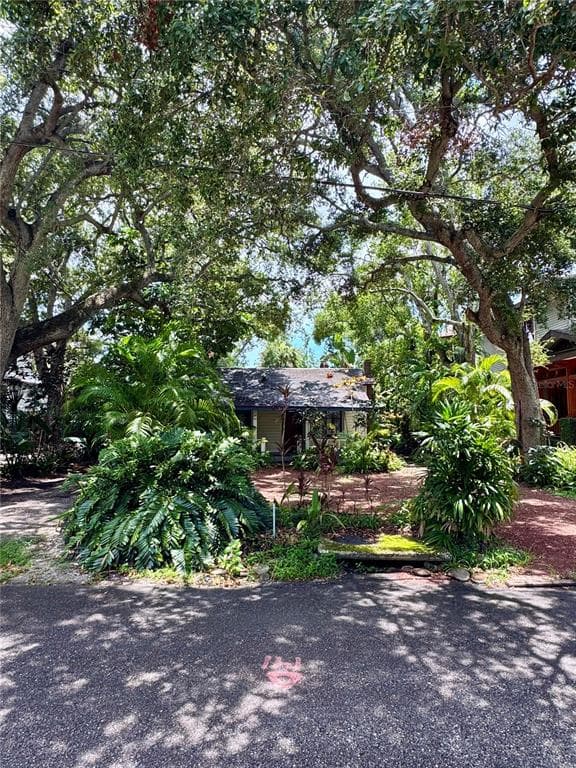 3110 W WALLCRAFT AVENUE TAMPA, FL 33611