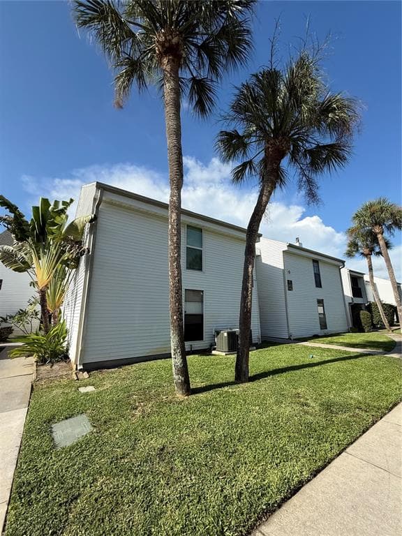 647 HAVEN PLACE TARPON SPRINGS, FL 34689