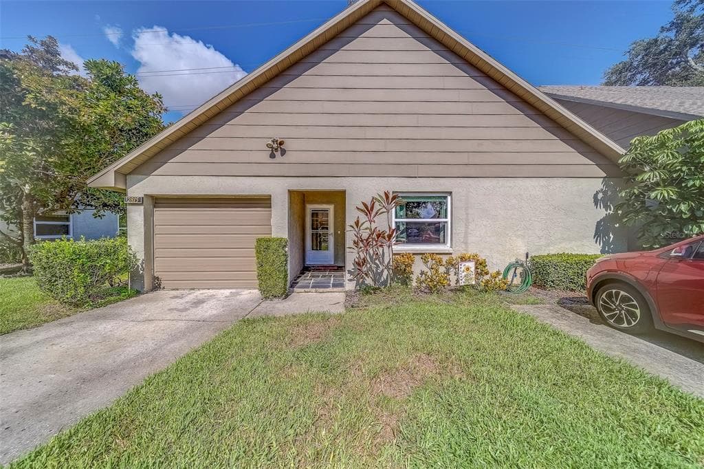 2815 RAMPART CIRCLE CLEARWATER, FL 33761