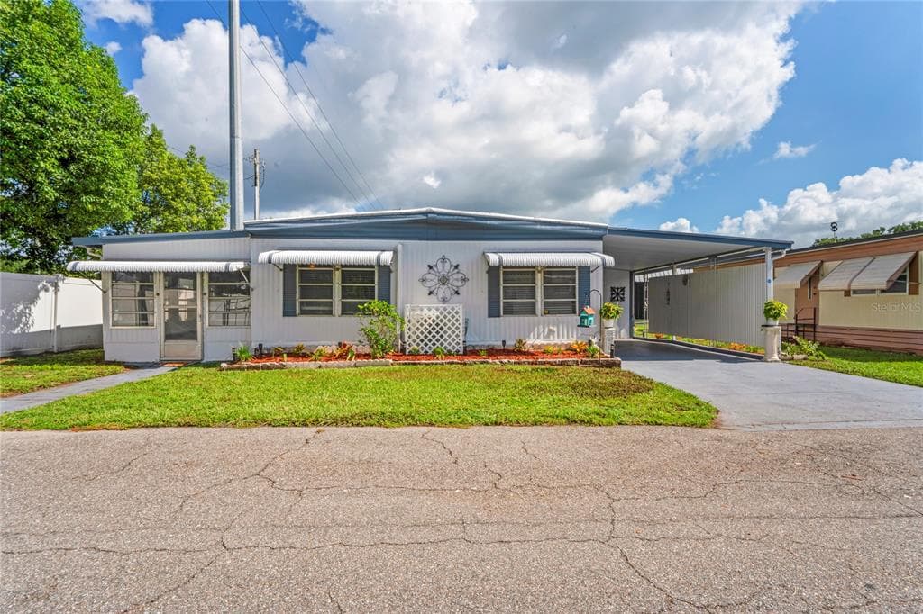 38507 WINDFLOWER AVENUE ZEPHYRHILLS, FL 33542