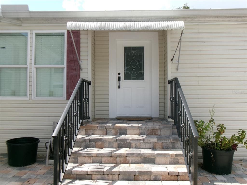 5835 COVENTRY DRIVE TAMPA, FL 33615
