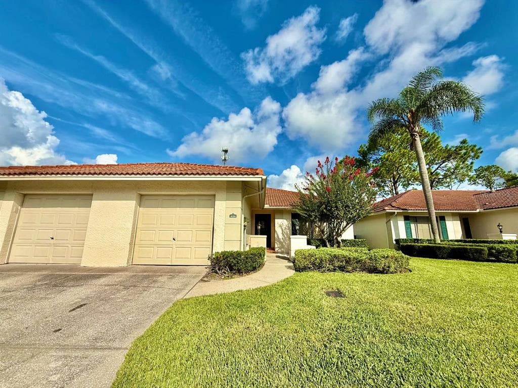 18308 AINTREE COURT UNIT 18308 TAMPA, FL 33647