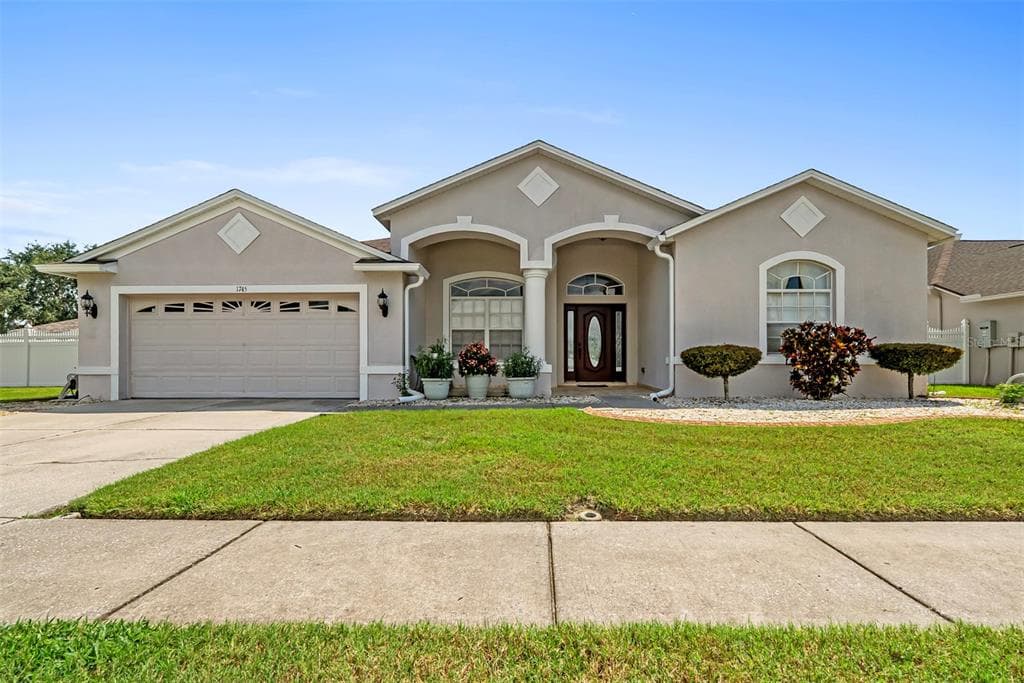 1745 PINK GUARA COURT