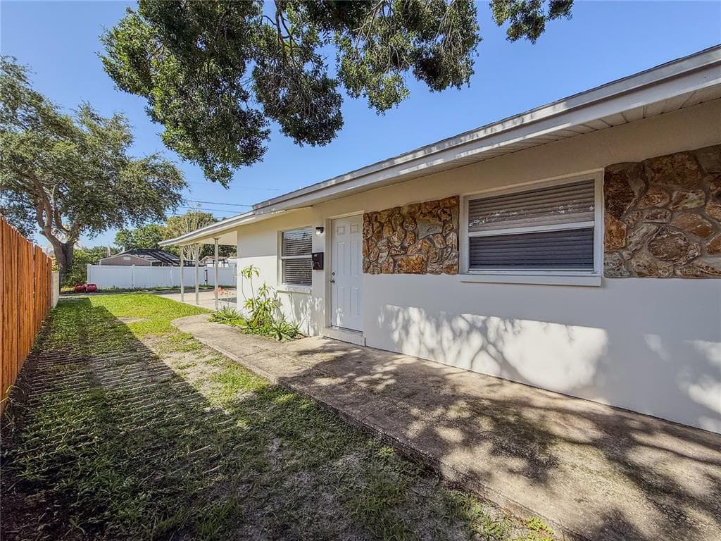 474 93RD AVENUE N ST PETERSBURG, FL 33702
