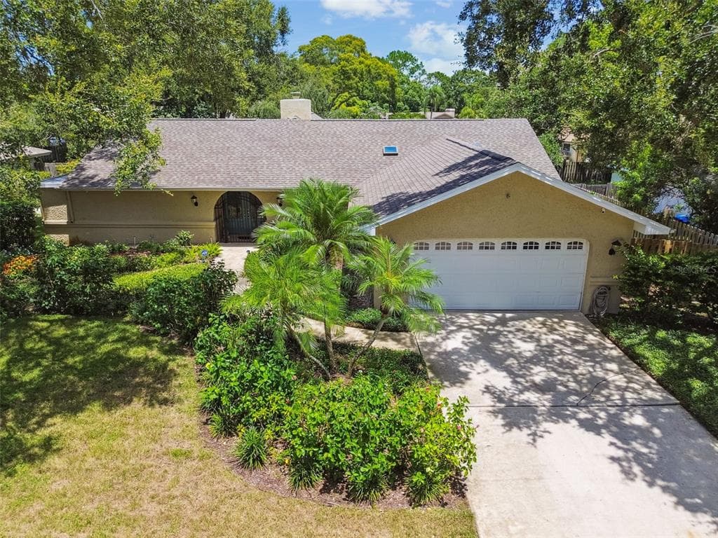 822 VILLAGE WAY