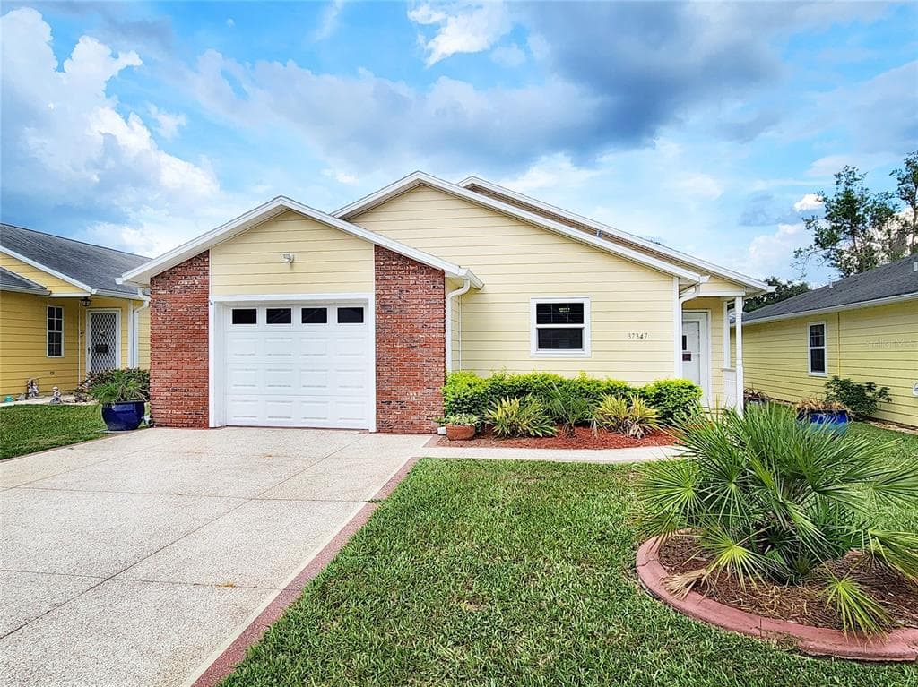 37347 DERBYSHIRE DRIVE ZEPHYRHILLS, FL 33542
