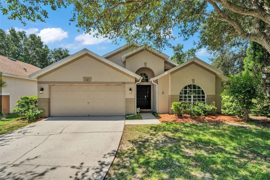 7601 WILTSHIRE PARK PLACE APOLLO BEACH, FL 33572