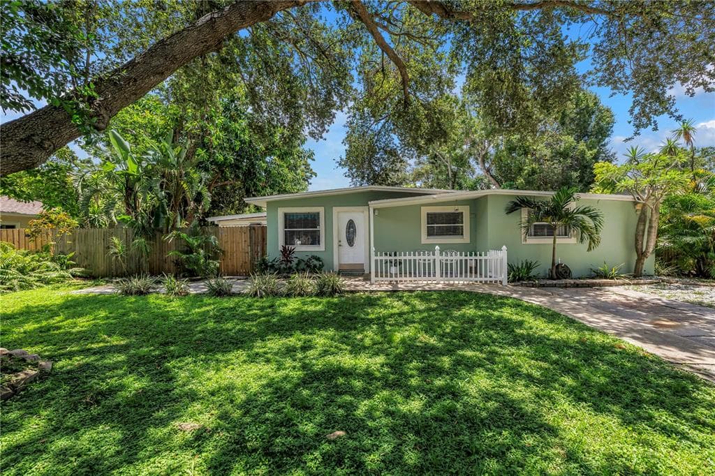 6719 13TH STREET N ST PETERSBURG, FL 33702