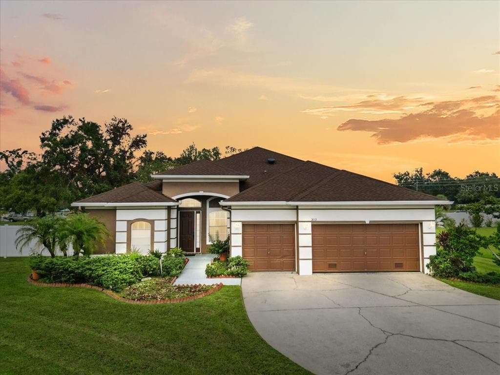 3613 PENDLETON WAY