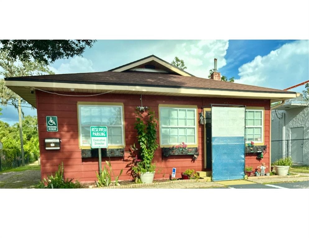 135 N MOON AVENUE